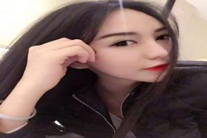 倾入红莲两瓣中